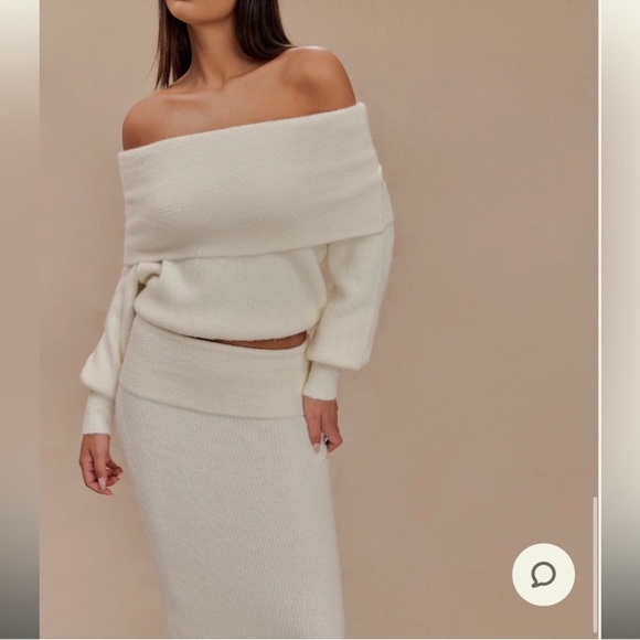 SET Ivory knit maxi skirt and off shoulder top - Picture 4 of 6